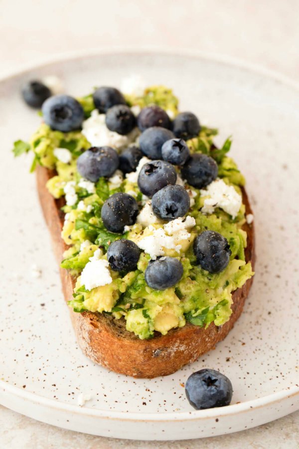 bakd-raw-by-karolin-baitinger-qqHBM0MXaMY-unsplash